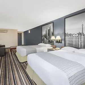 Hotel Super 8 By Wyndham Downtown **